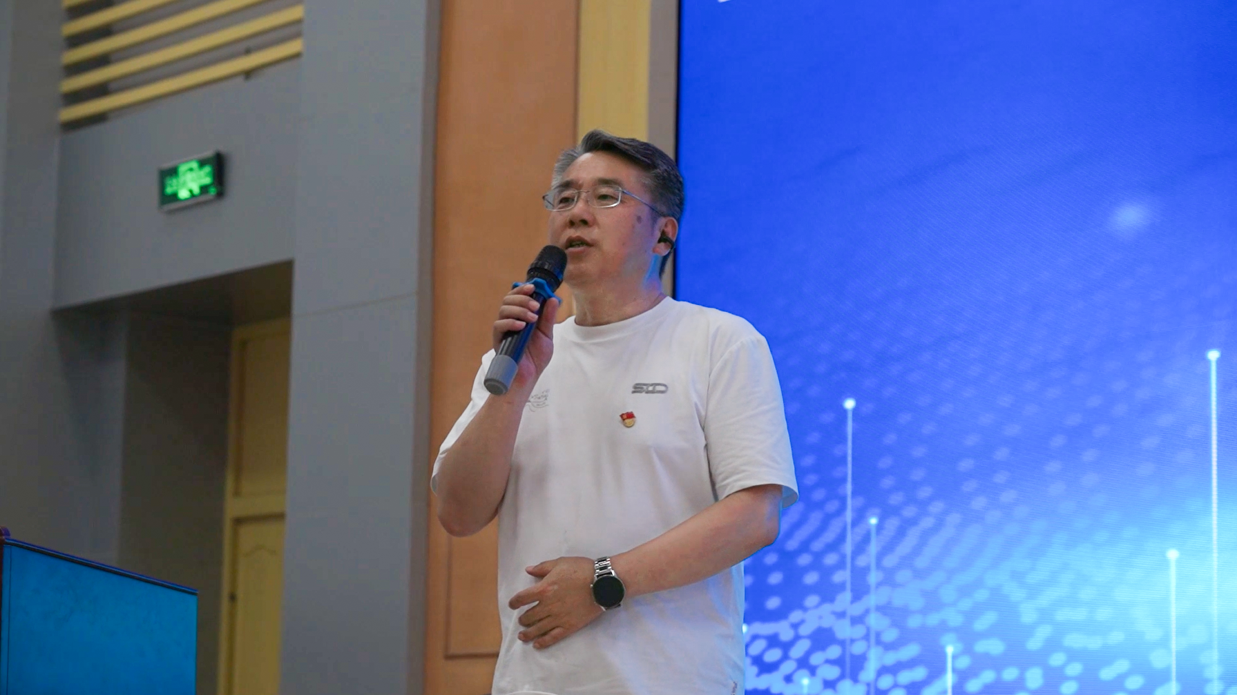 图7学院领导发言