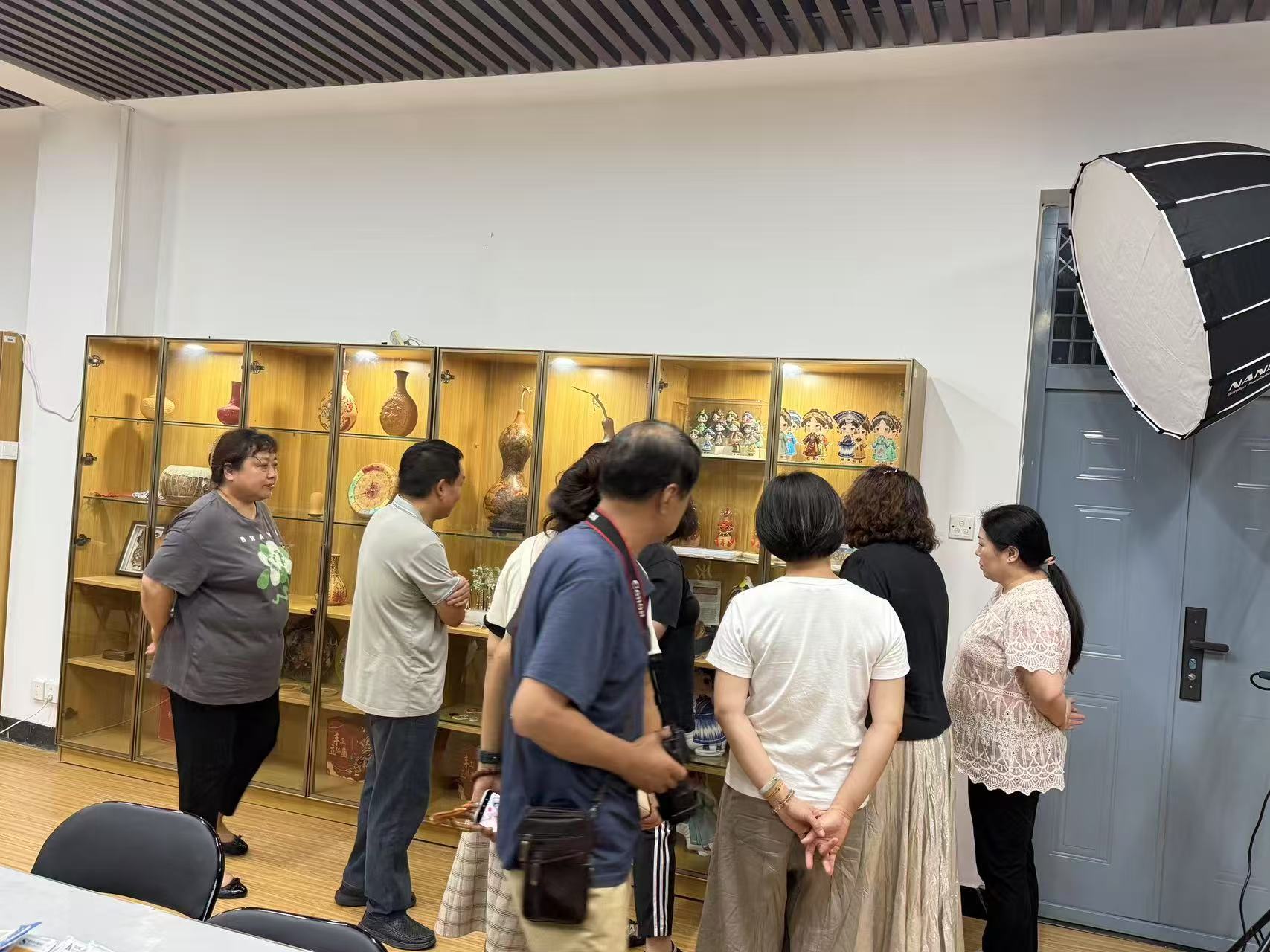 图3参观数字文创工作室