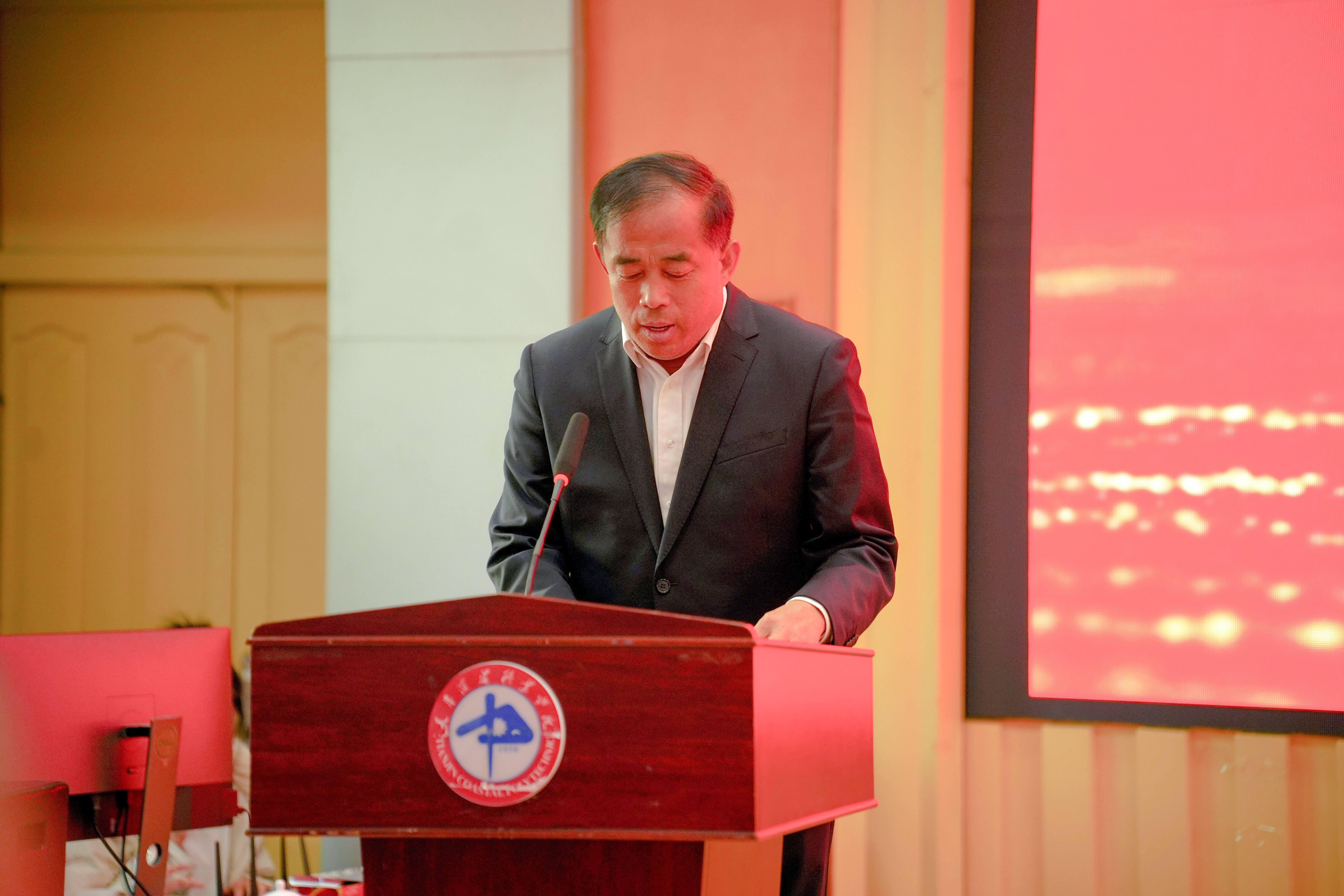 区教体局副局长兰玉柱讲话