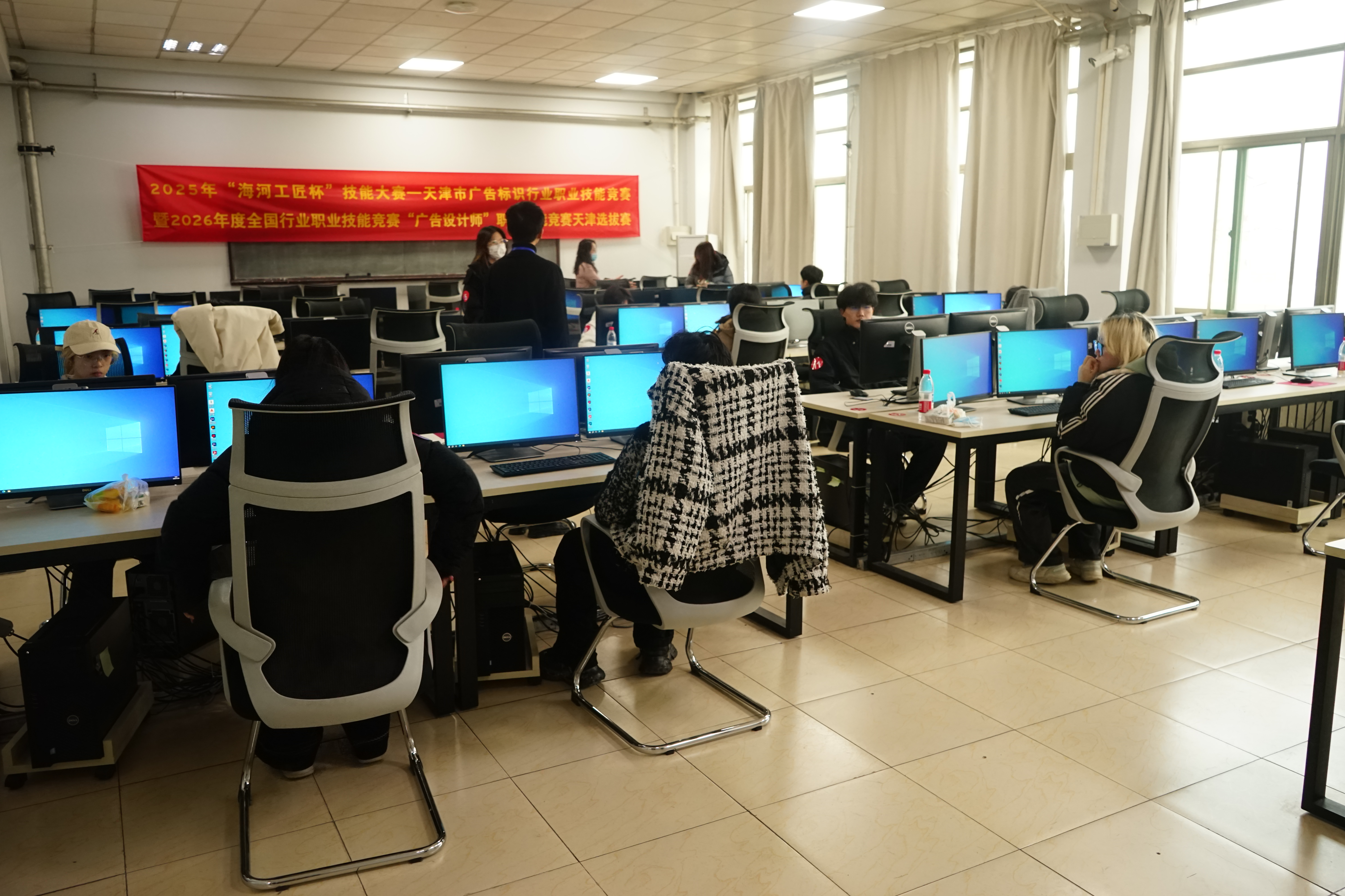 学生组比赛现场