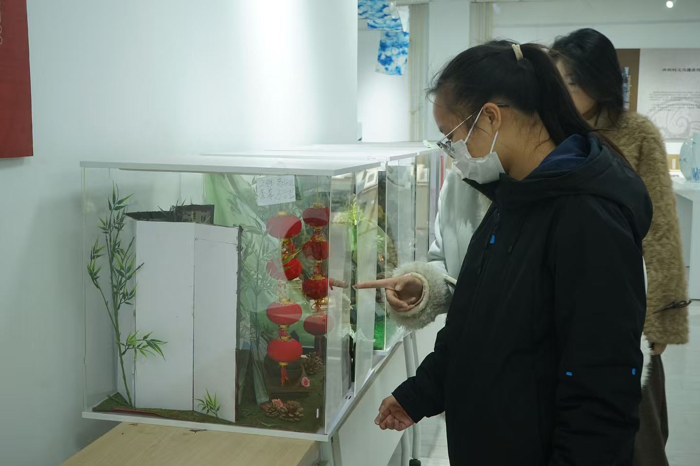 图4-4师生参观展厅4