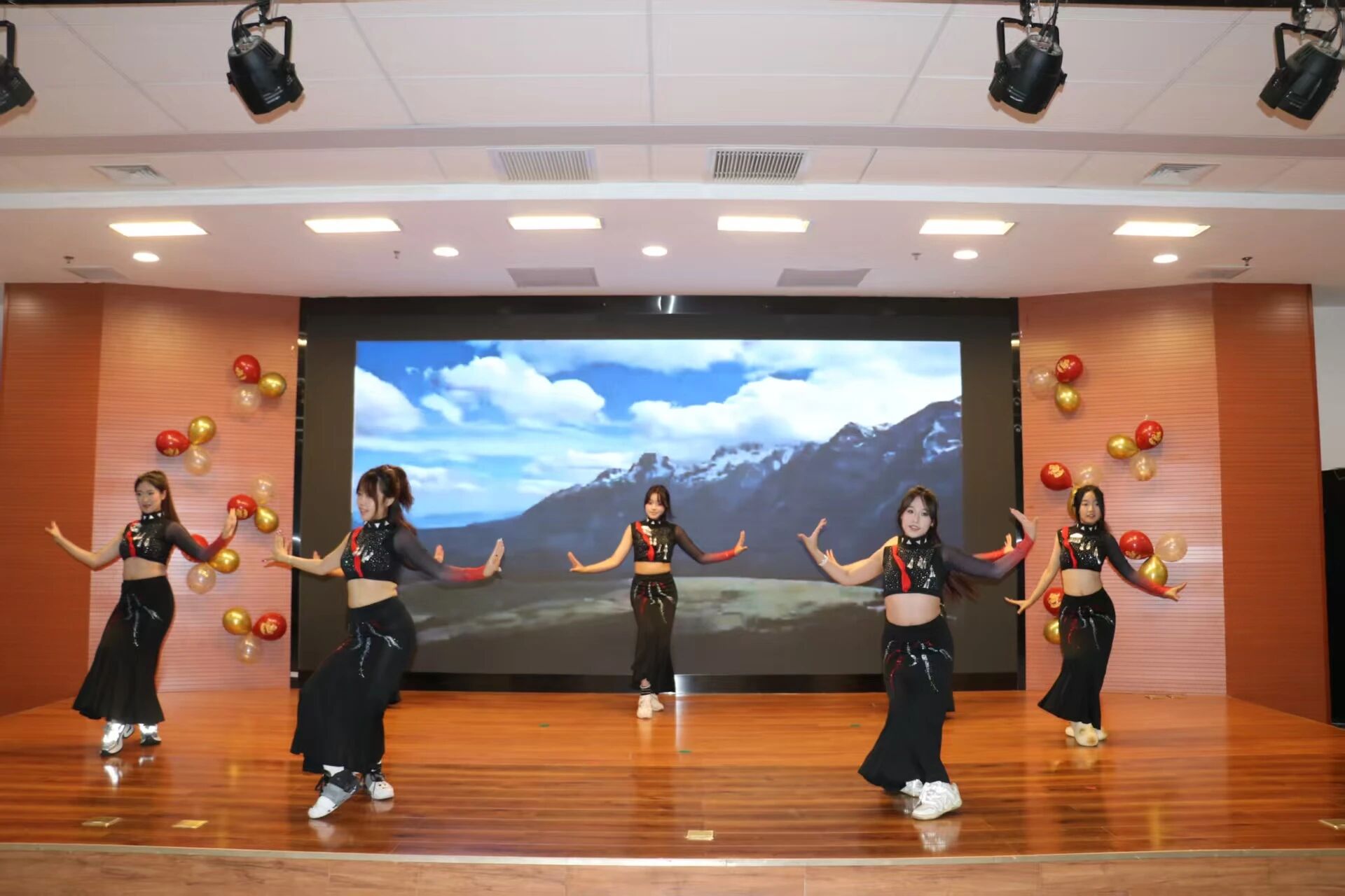 微信图片_2025-11-16_125857_928