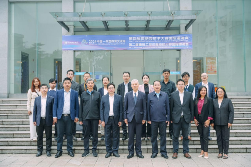 1225e0b48de93bf60ad170972772d935