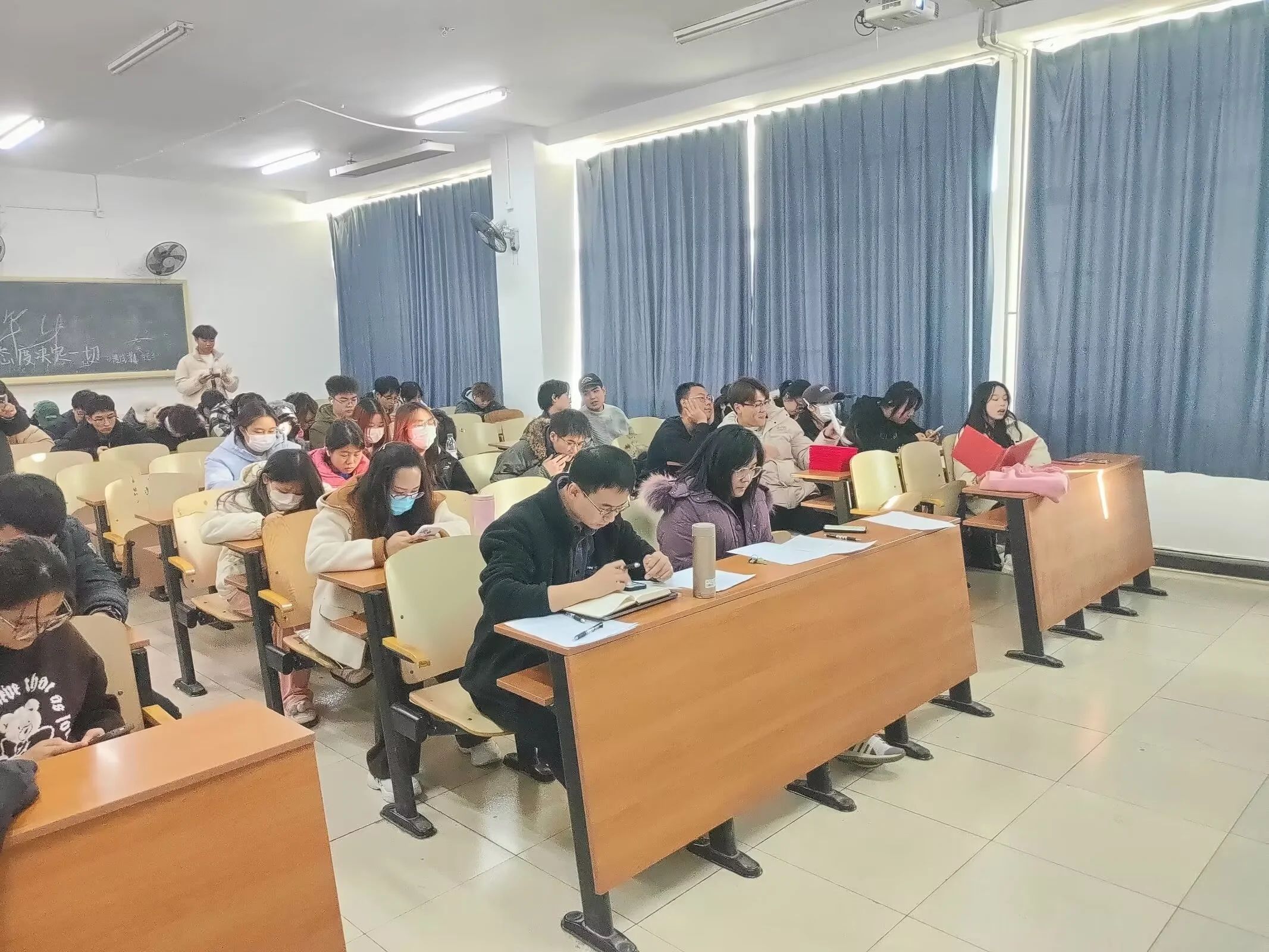 6347958e4fdc82d658ac1ba040555fb1