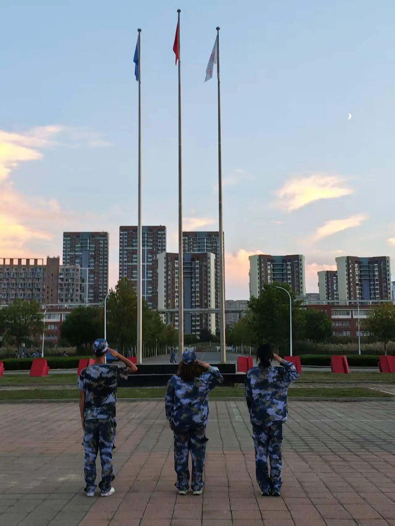 微信图片_2025-10-09_214358_476